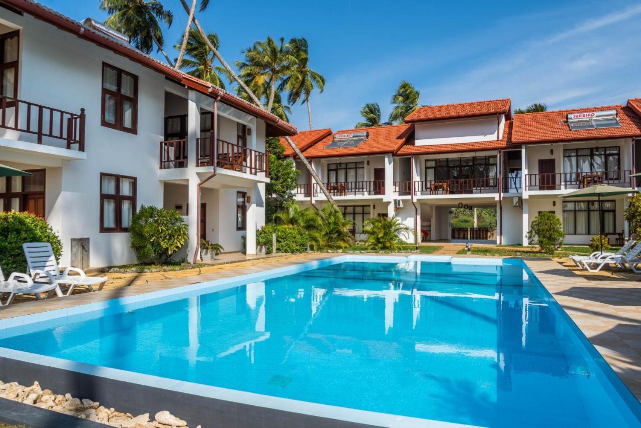 Parrot Hotel 4*